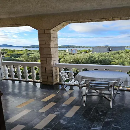 아파트 In Tribunj Near Seafront And Beaches *