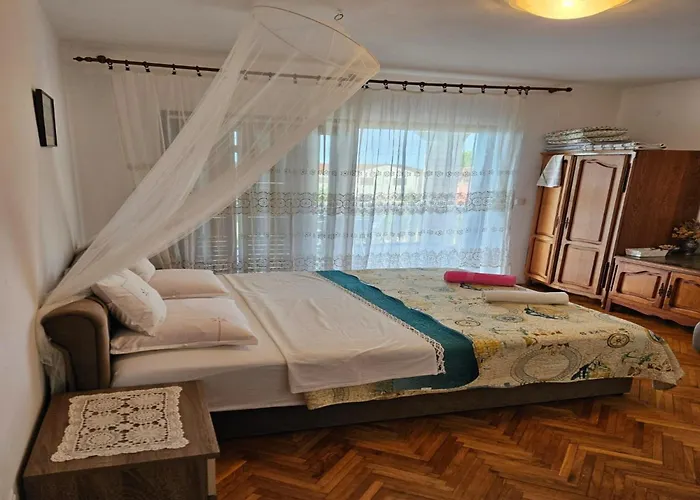 In Tribunj Near Seafront And Beaches Tribalj