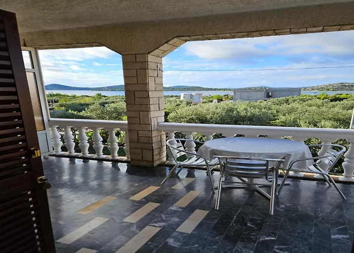 Lejlighed In Tribunj Near Seafront And Beaches *