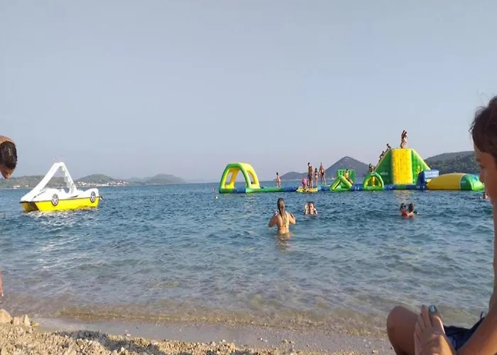 In Tribunj Near Seafront And Beaches アパート *