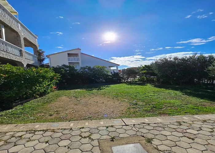 In Tribunj Near Seafront And Beaches Apartman